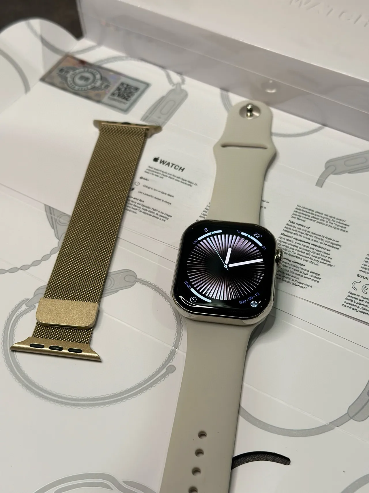 Apple Silver Beige Stainless Steel Case Flat-Edged Rectangular Display Sports Watch 10
