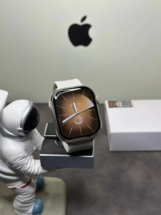 Apple Watch Noir Beige Boîtier Rectangulaire Arrondi Bandes Sportives Tissées Montre Sport 21