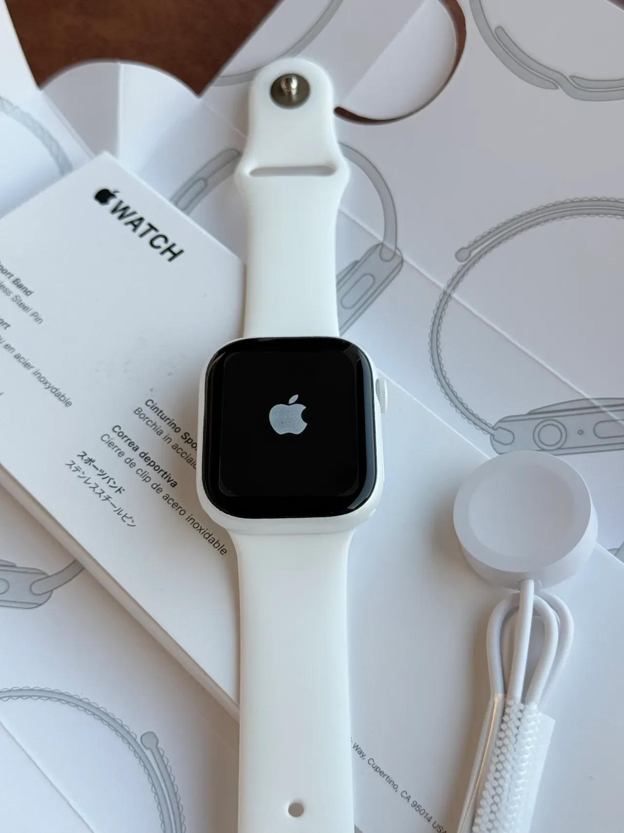Apple White Black Square-Faced Silicone Band Sports Watch 3