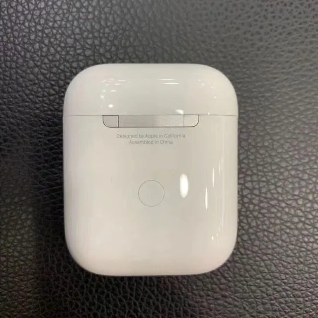 Apple সাদা ধূসর স্টেম-স্টাইল চকচকে ফিনিশ TWS ইয়ারবাড 8