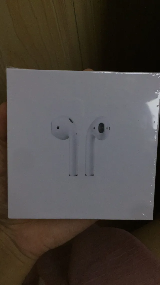 Apple সাদা ধূসর স্টেম-স্টাইল চকচকে ফিনিশ TWS ইয়ারবাড 9