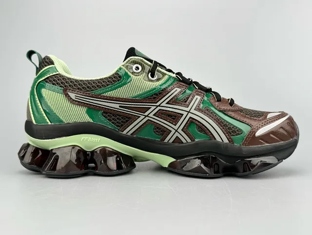 ASICS 绿棕色 网布和合成覆盖 半透明 GEL 缓震颗粒 跑鞋 9