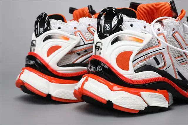 ASICS Runner সাদা নারাঙ্গি কালো দৌড়ের জুতো 2