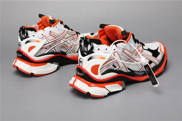 ASICS Runner সাদা নারাঙ্গি কালো দৌড়ের জুতো 3