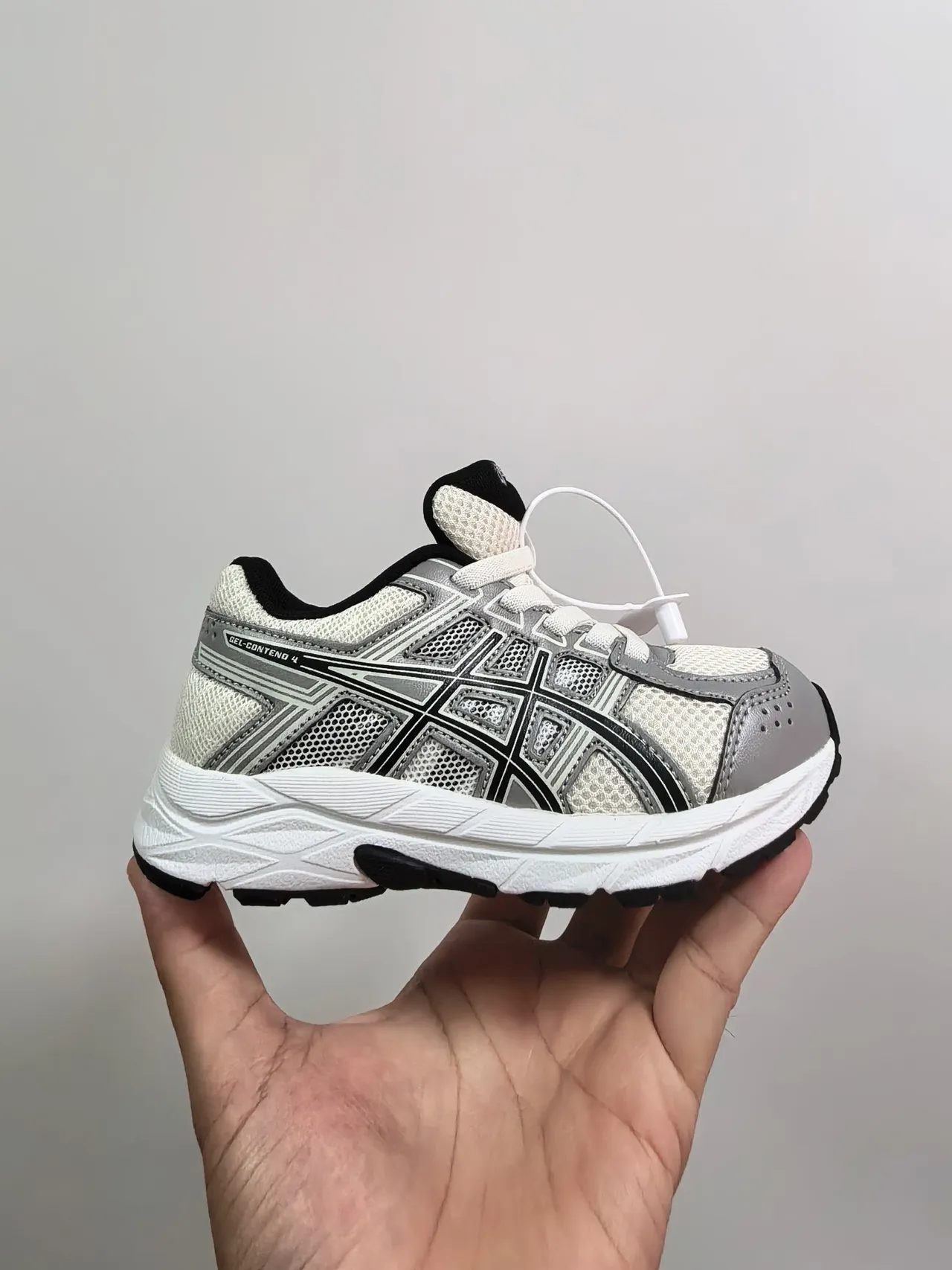 ASICS 白黑 网布鞋面 合成覆盖 跑鞋 17