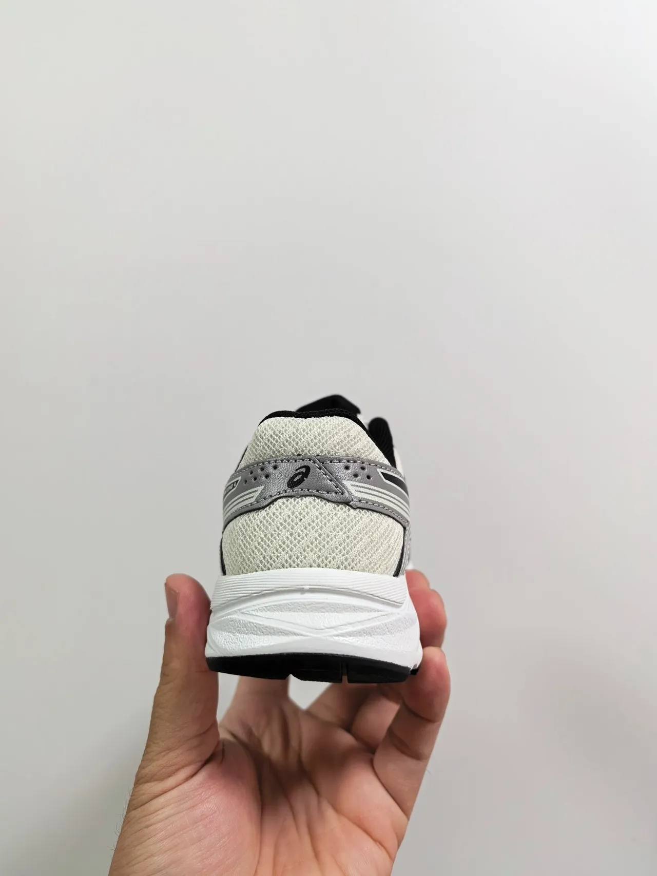 ASICS 白黑 网布鞋面 合成覆盖 跑鞋 19
