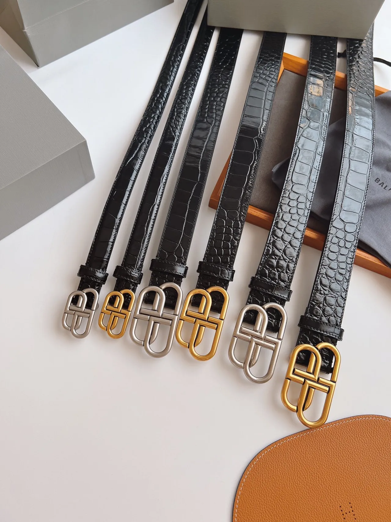 Balenciaga BB Belt কালো কুমিরের এমবসড চামড়ার বেল্ট 3