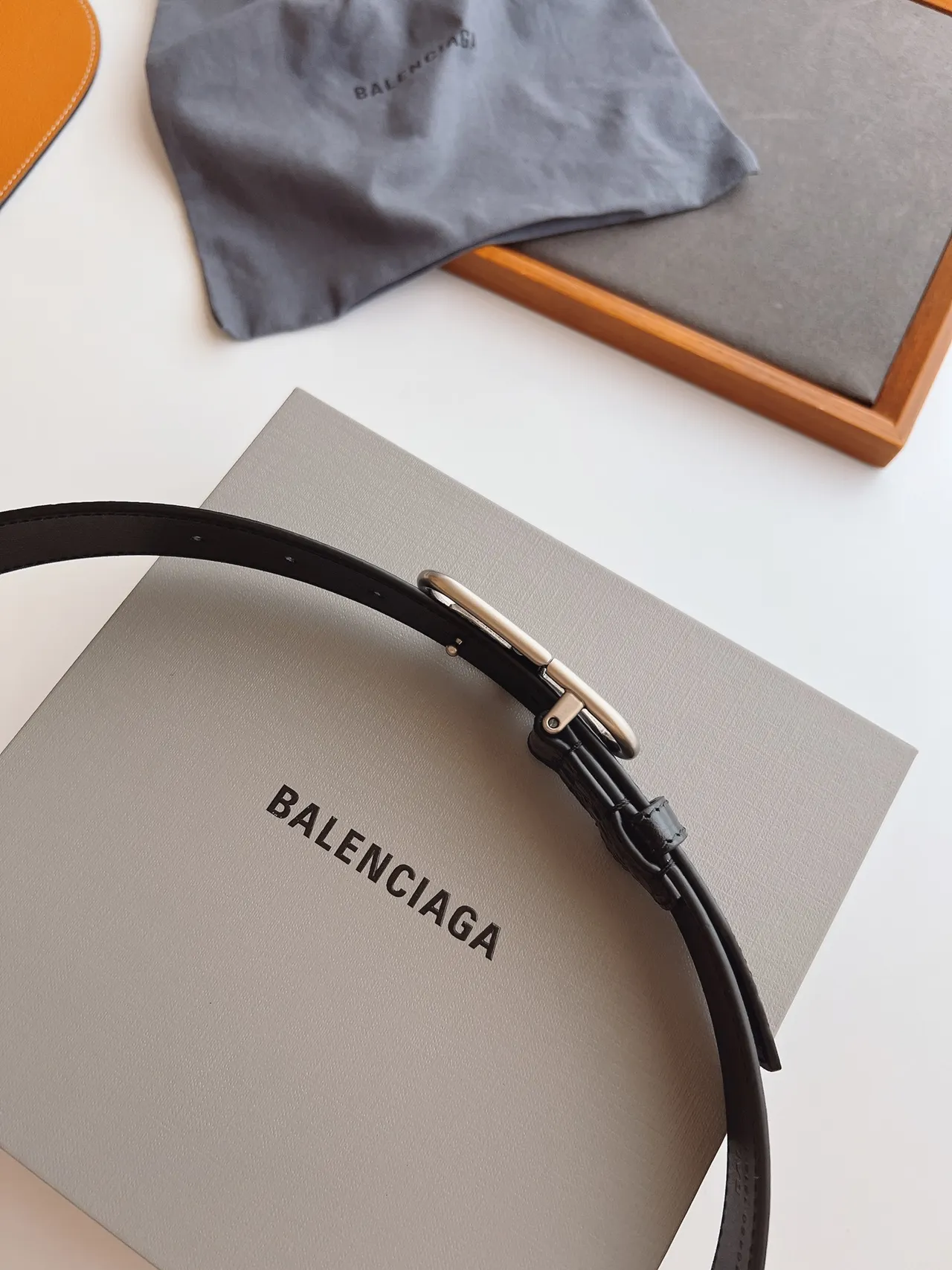 Balenciaga BB Belt কালো কুমিরের এমবসড চামড়ার বেল্ট 4