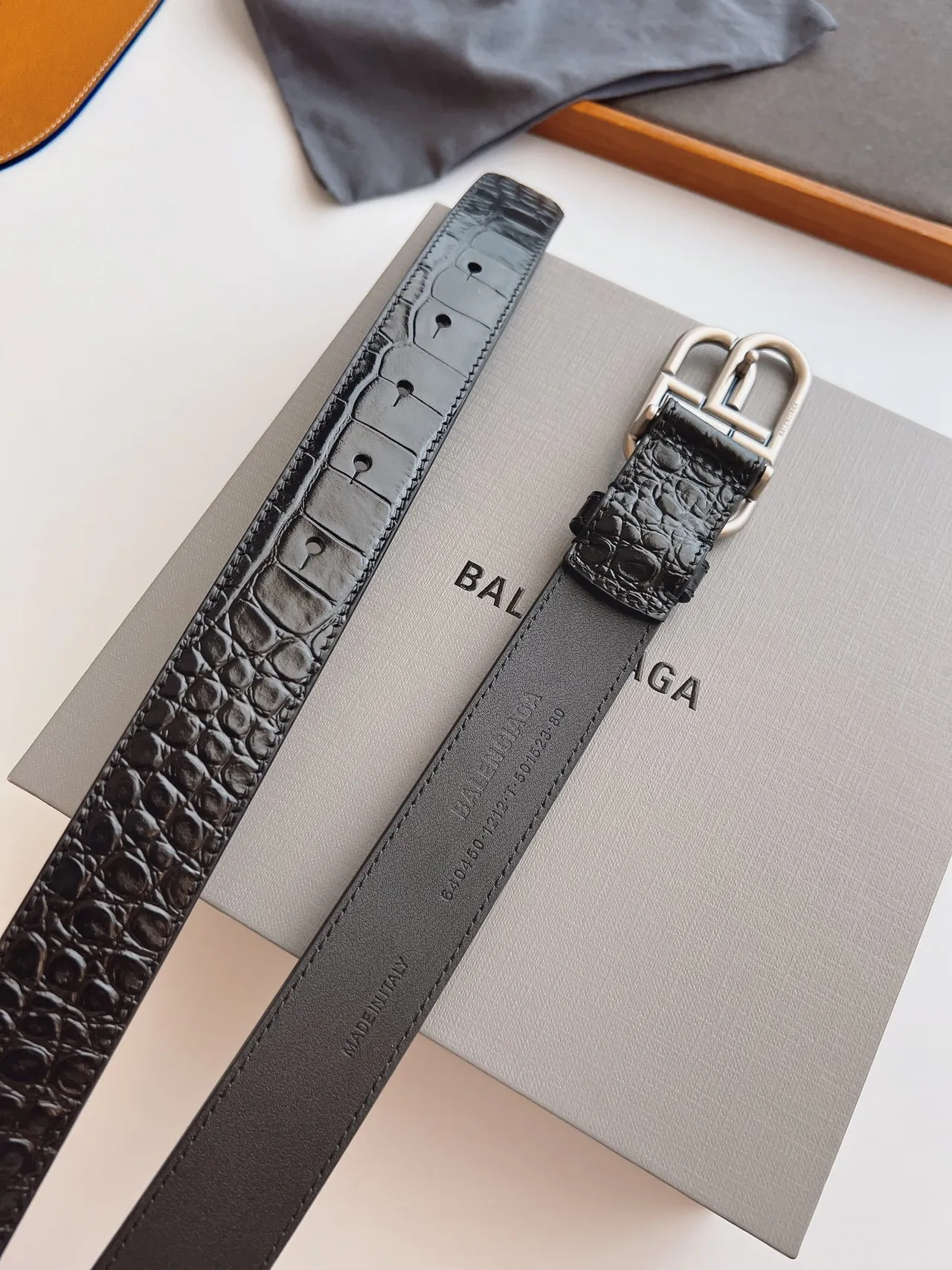 Balenciaga BB Belt কালো কুমিরের এমবসড চামড়ার বেল্ট 5