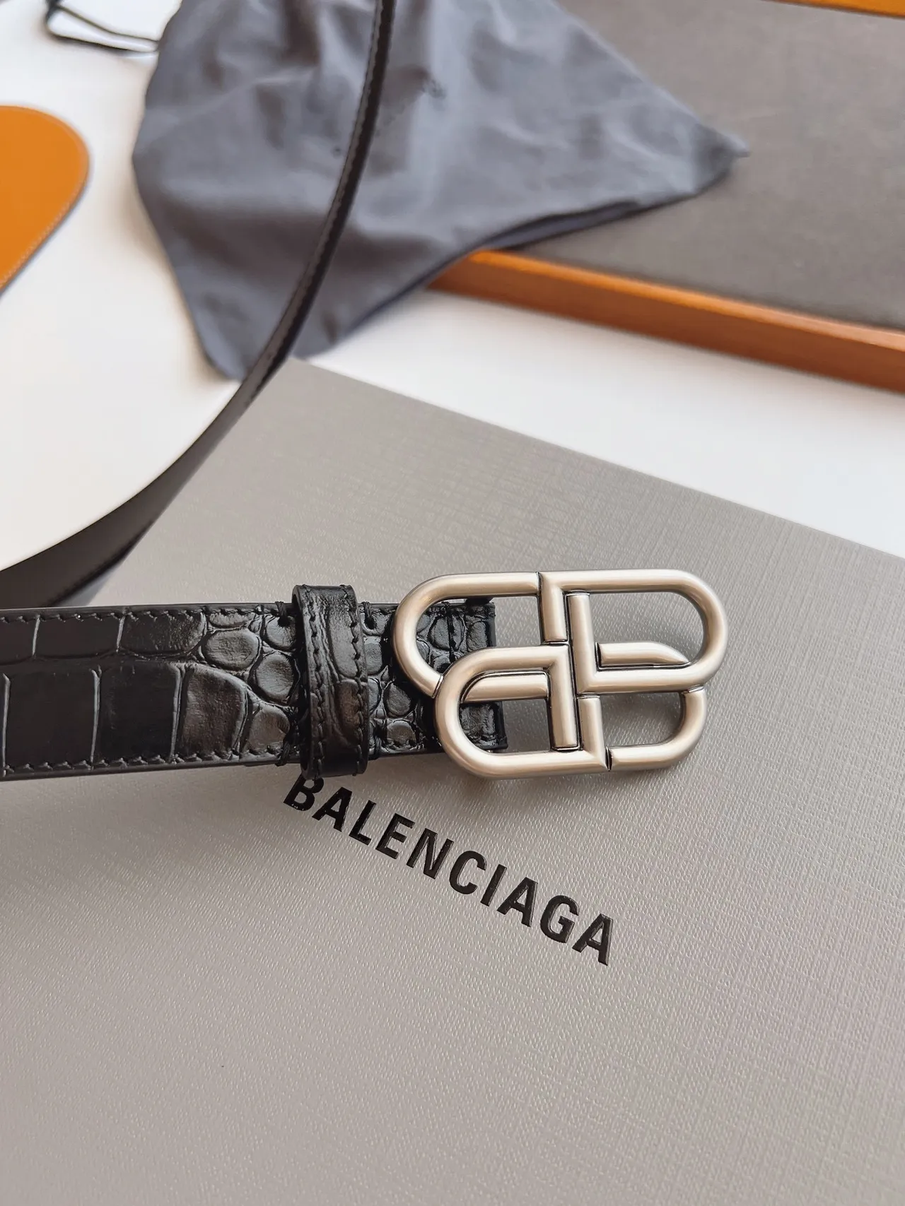 Balenciaga BB Belt কালো কুমিরের এমবসড চামড়ার বেল্ট 6