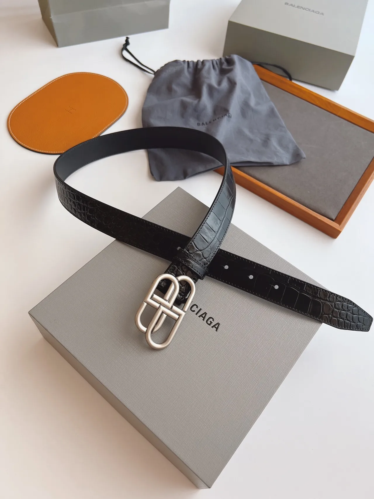 Balenciaga BB Belt কালো কুমিরের এমবসড চামড়ার বেল্ট 7