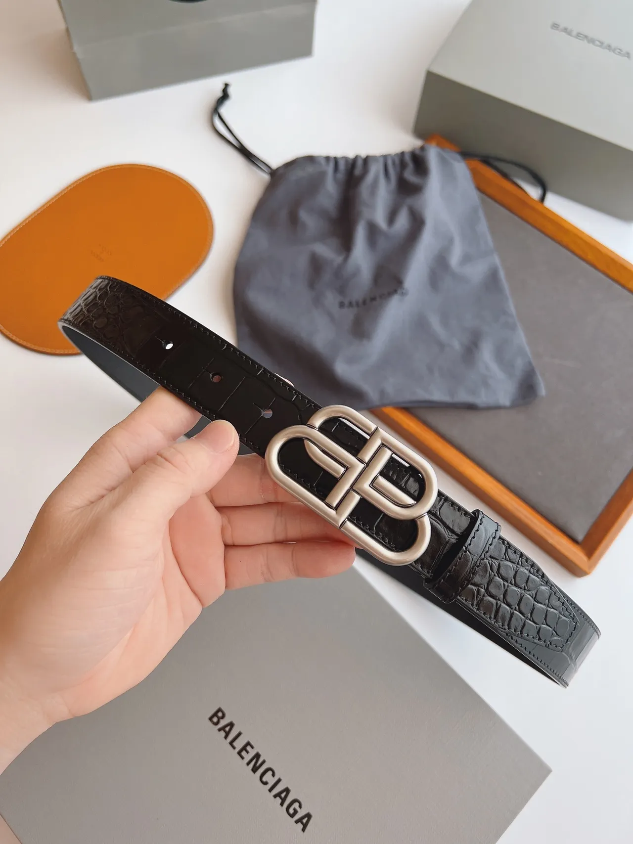 Balenciaga BB Belt কালো কুমিরের এমবসড চামড়ার বেল্ট 8