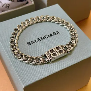 Balenciaga BB Chain Bracelet Bracelet en métal argenté