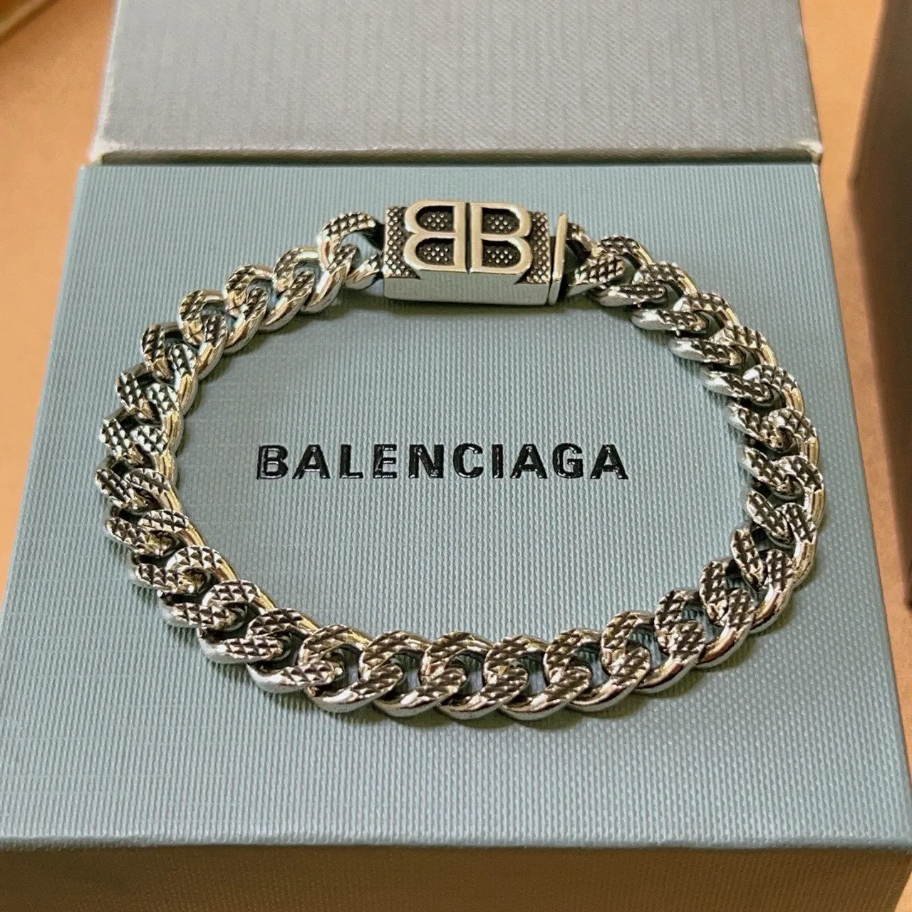 Balenciaga BB Chain Bracelet Bracelet en métal argenté 2