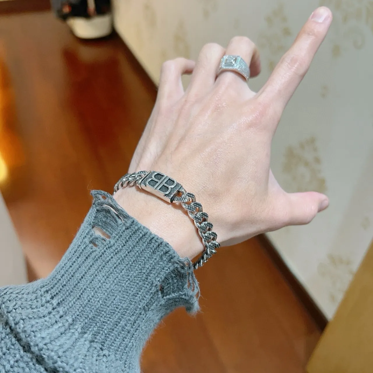 Balenciaga BB Chain Bracelet Bracelet en métal argenté 4