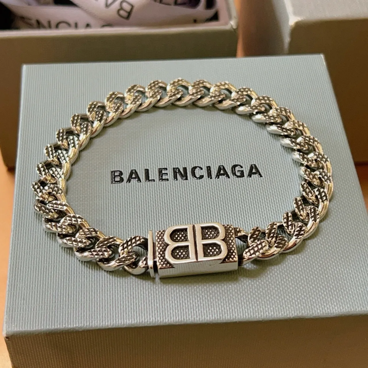 Balenciaga BB Chain Bracelet Bracelet en métal argenté 5