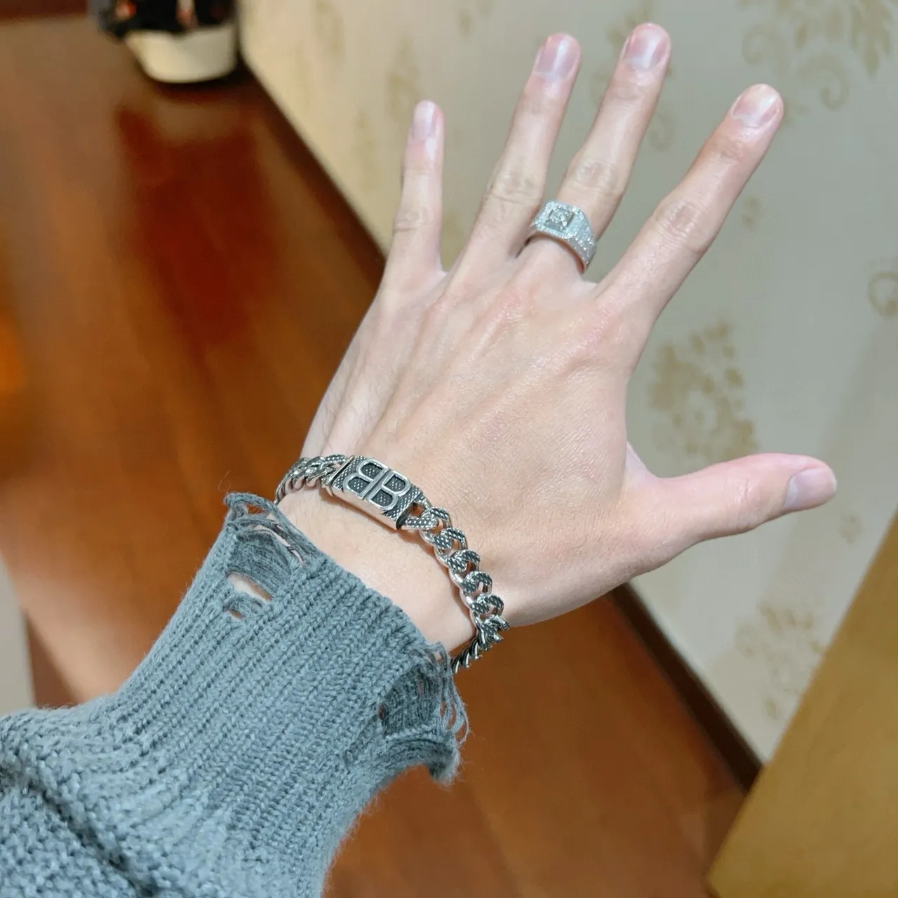 Balenciaga BB Chain Bracelet Bracelet en métal argenté 8