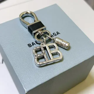 Balenciaga BB সিলভার কালো অরনেট ফিলিগ্রি ডিটেইলিং ডাবল-বি মনোগ্রাম জুয়েলরি