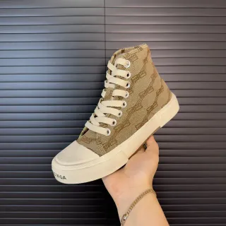Balenciaga Tênis lifestyle bege branco com monograma de jacquard de canvas high-top com silhueta
