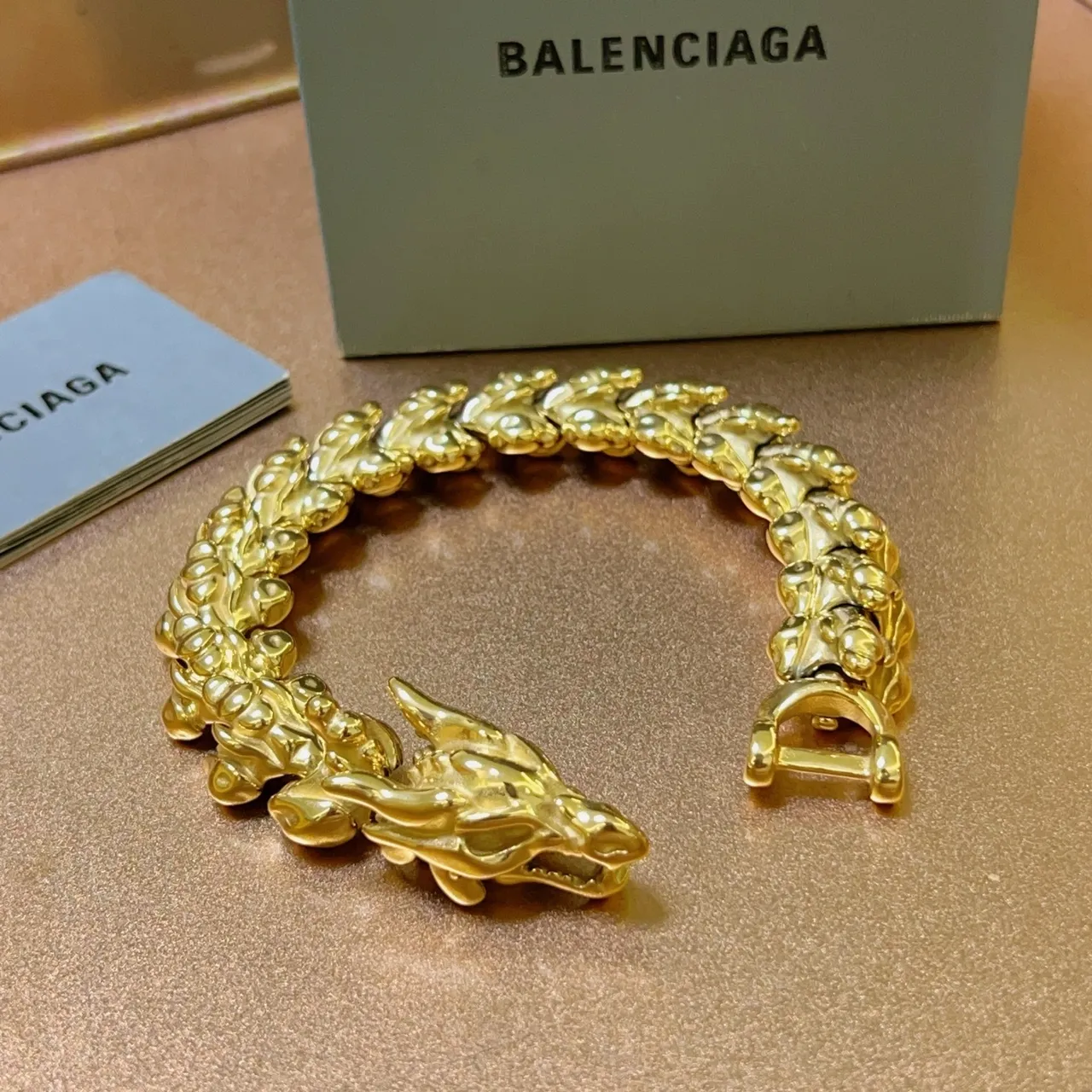 Balenciaga ড্রাগন মোটিফ গোল্ড-টোন পাতার লিংক ব্রেসলেট 2