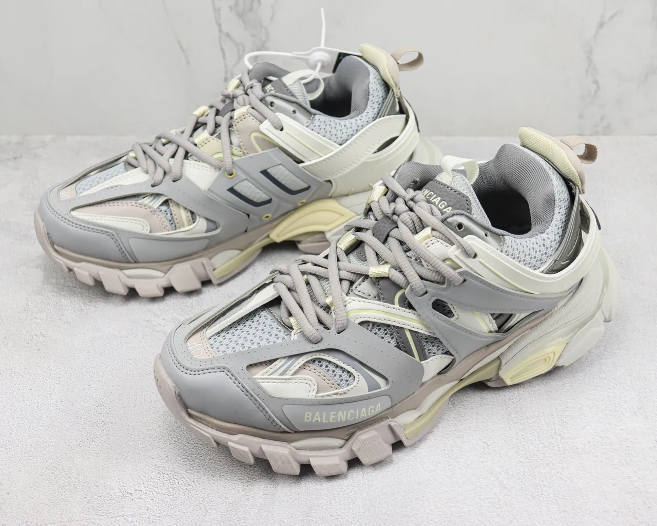 Balenciaga رمادي بيج Oversized Cage-Overlay Chunky Sneakers 4