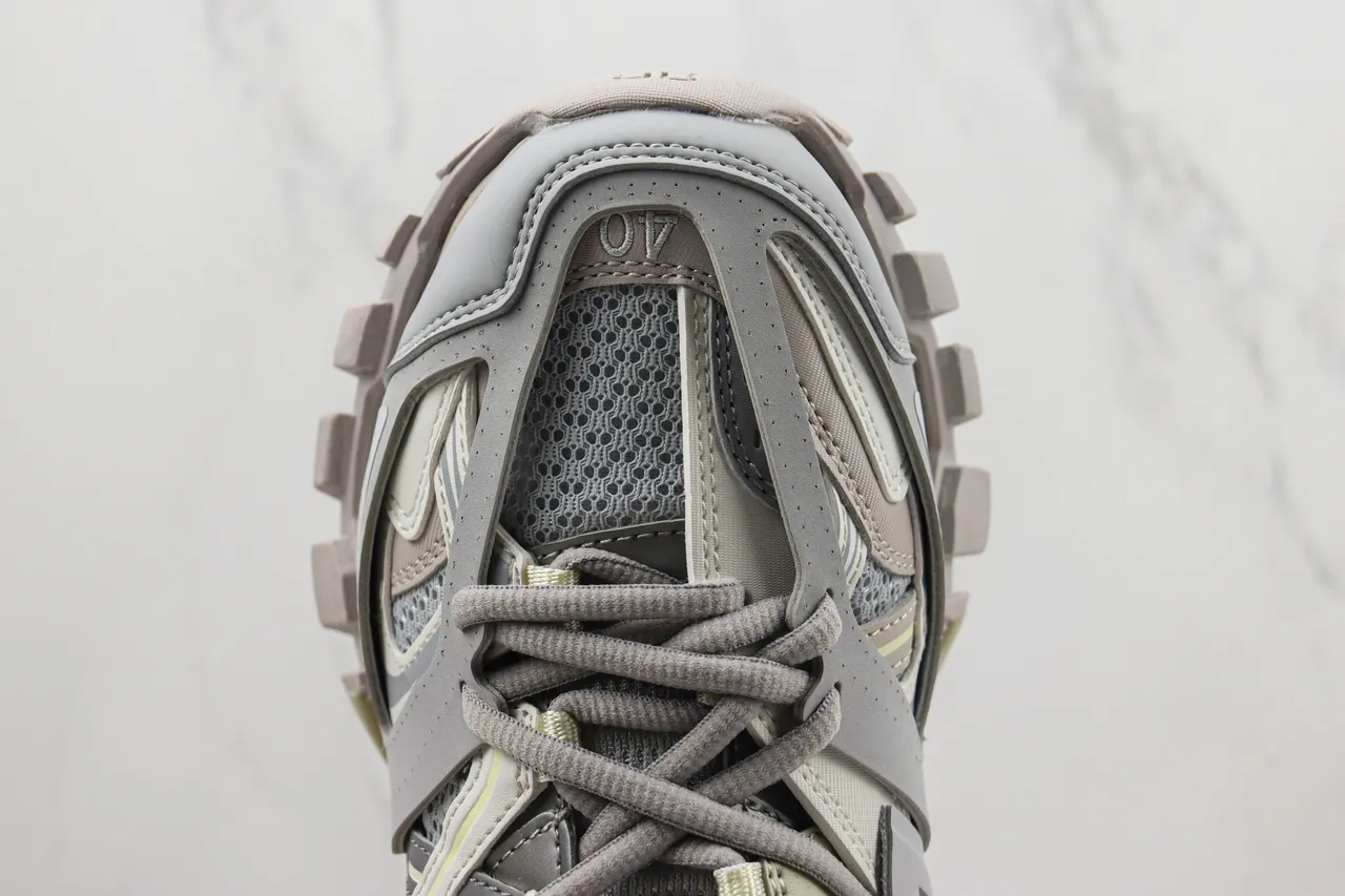 Balenciaga رمادي بيج Oversized Cage-Overlay Chunky Sneakers 6