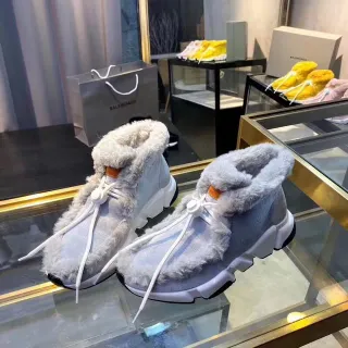 Balenciaga Bottines à la cheville avec col gris et blanc fourré de fourrure semelle épaisse sculptée