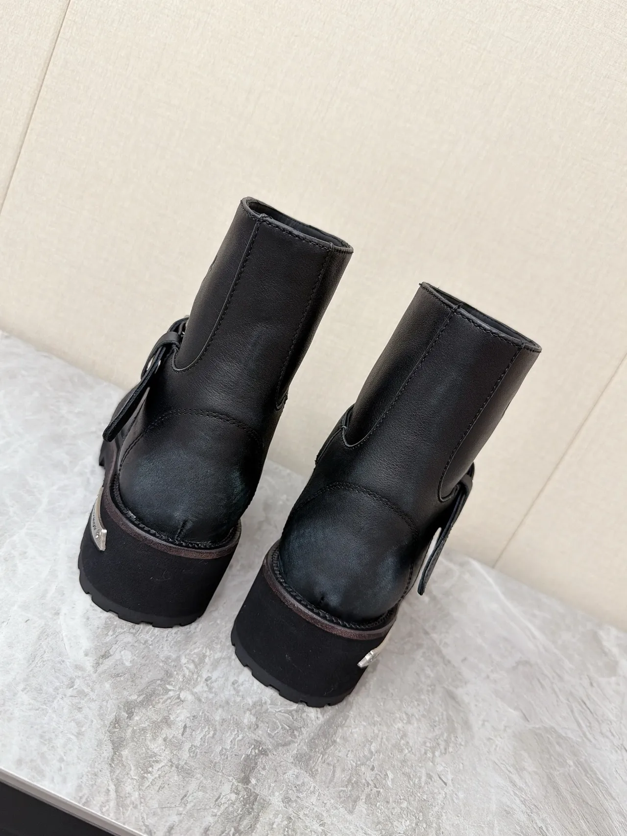 Balenciaga Le Cagole কালো বাকেল স্ট্র্যাপ এনকেল বুট 3