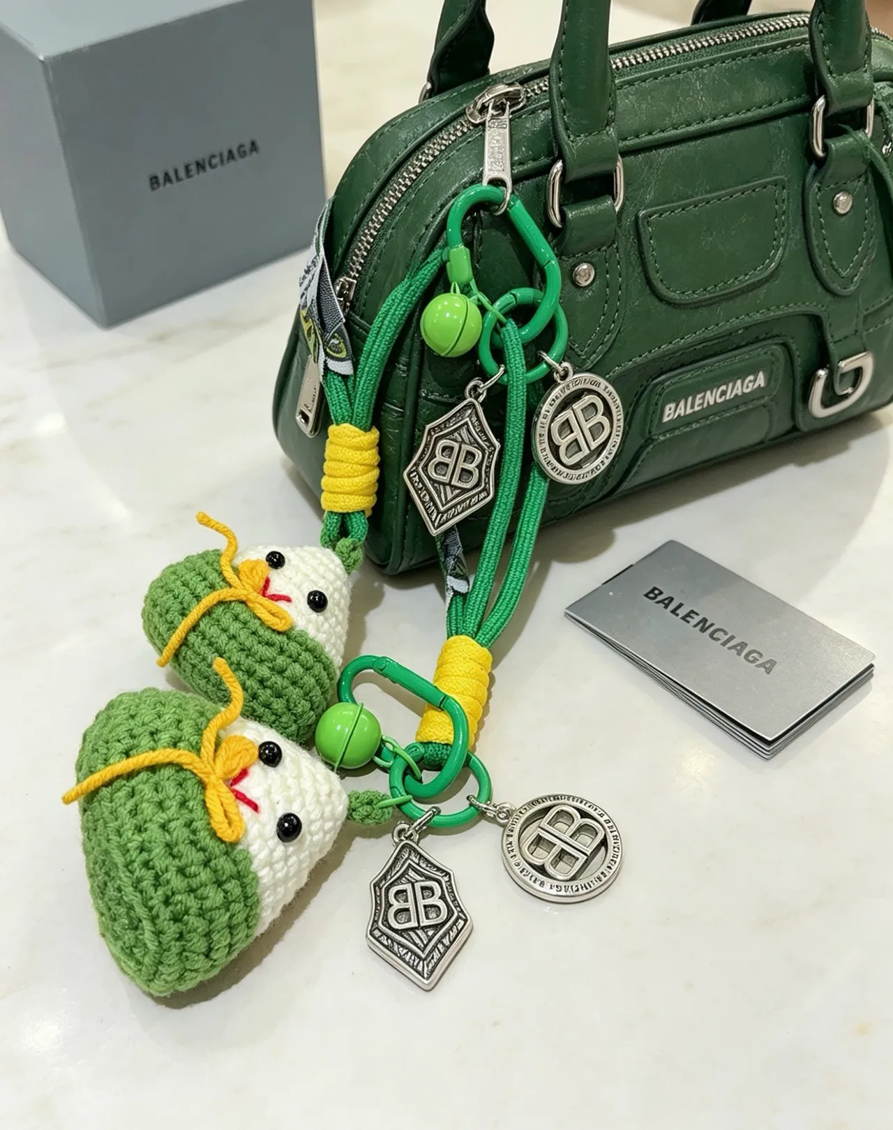 Balenciaga Le Cagole রৌপ্য সবুজ মেটালিক চামড়া কোয়িল্টেড প্যানেল বোস্টন ব্যাগ 5