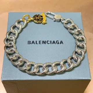 Pulseira Corrente Logo Balenciaga Prata Ouro Grossa Elos Oval Gravado Letra Marca