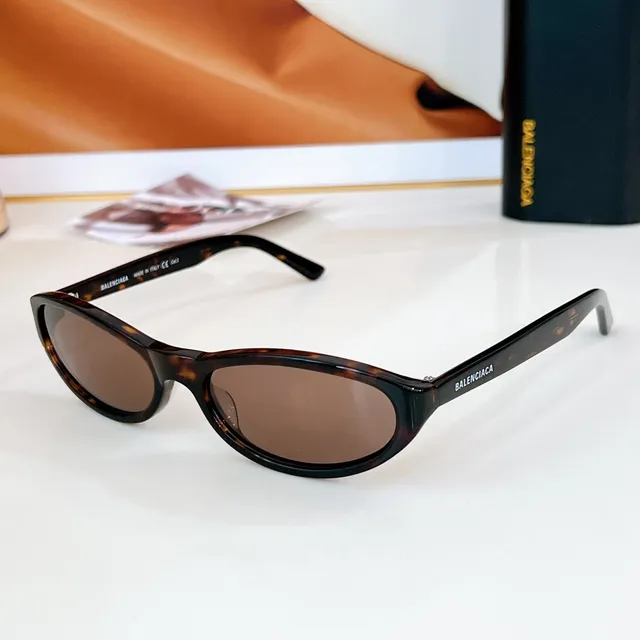 Balenciaga Óculos de Sol Cat-Eye Estreito com Lente Amber 9