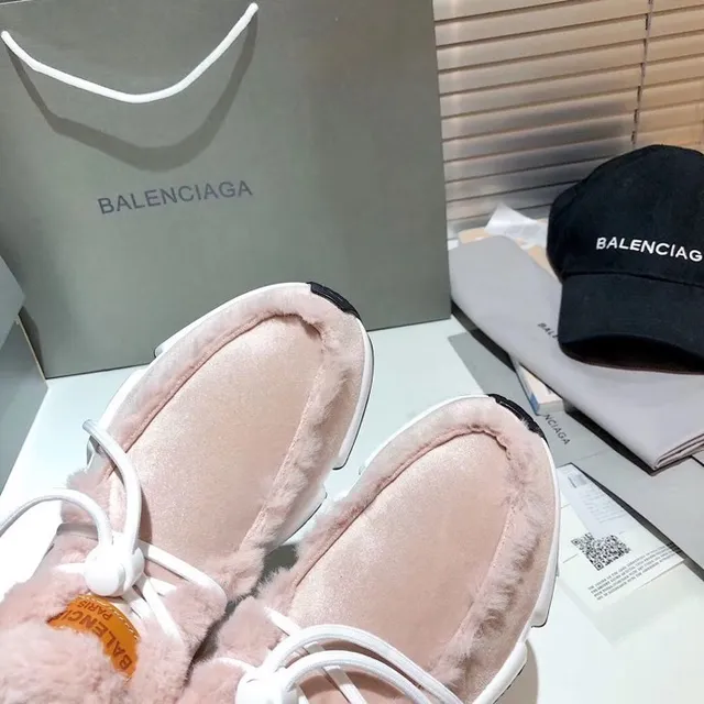 Balenciaga 粉白高帮羊毛皮内衬厚底运动鞋 4