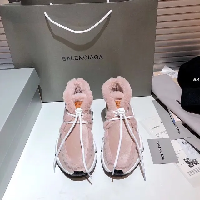 Balenciaga 粉白高帮羊毛皮内衬厚底运动鞋 7