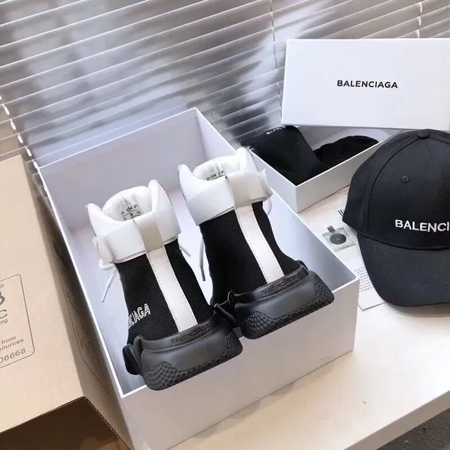 Balenciaga Runner Black and White baskets à semelle épaisse 5