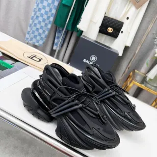 Balenciaga Runner Monocromático Negro Zapatillas gruesas