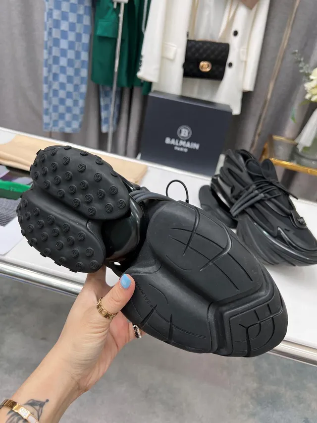 Balenciaga Runner Preto monocromático tênis grossos 2