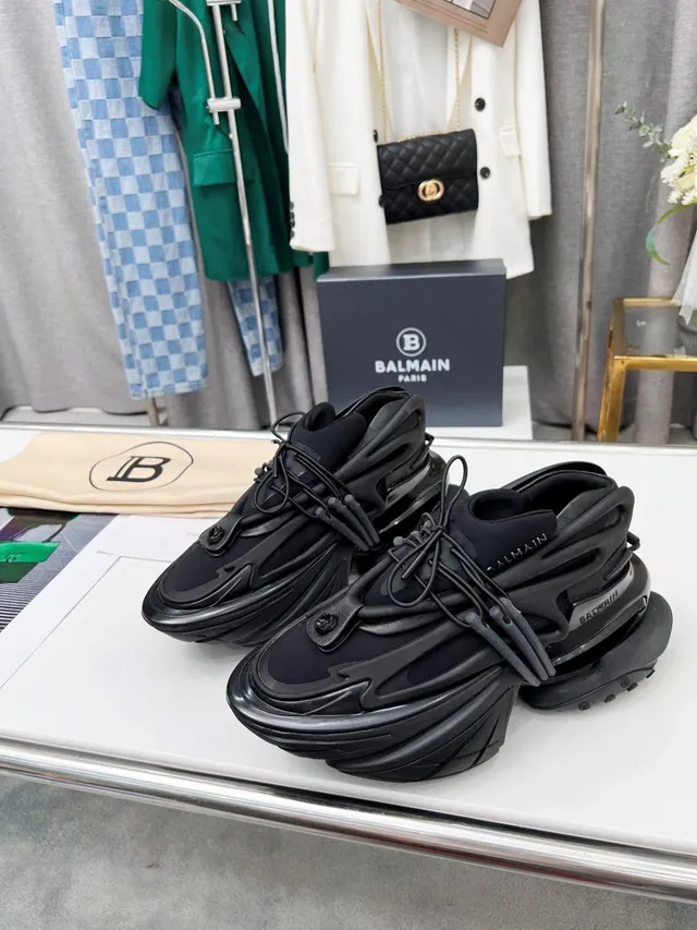 Balenciaga Runner Preto monocromático tênis grossos 8