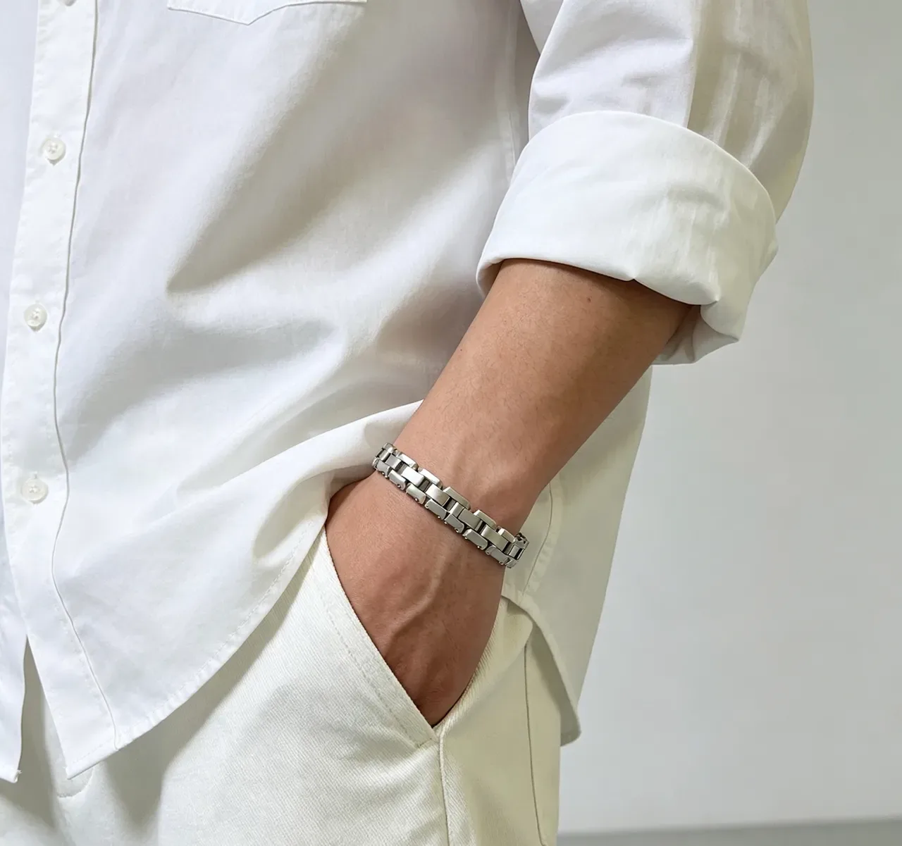 Balenciaga Pulsera Plata Gris Geométrica Enlaces Faceteados Construcción Remachada 5