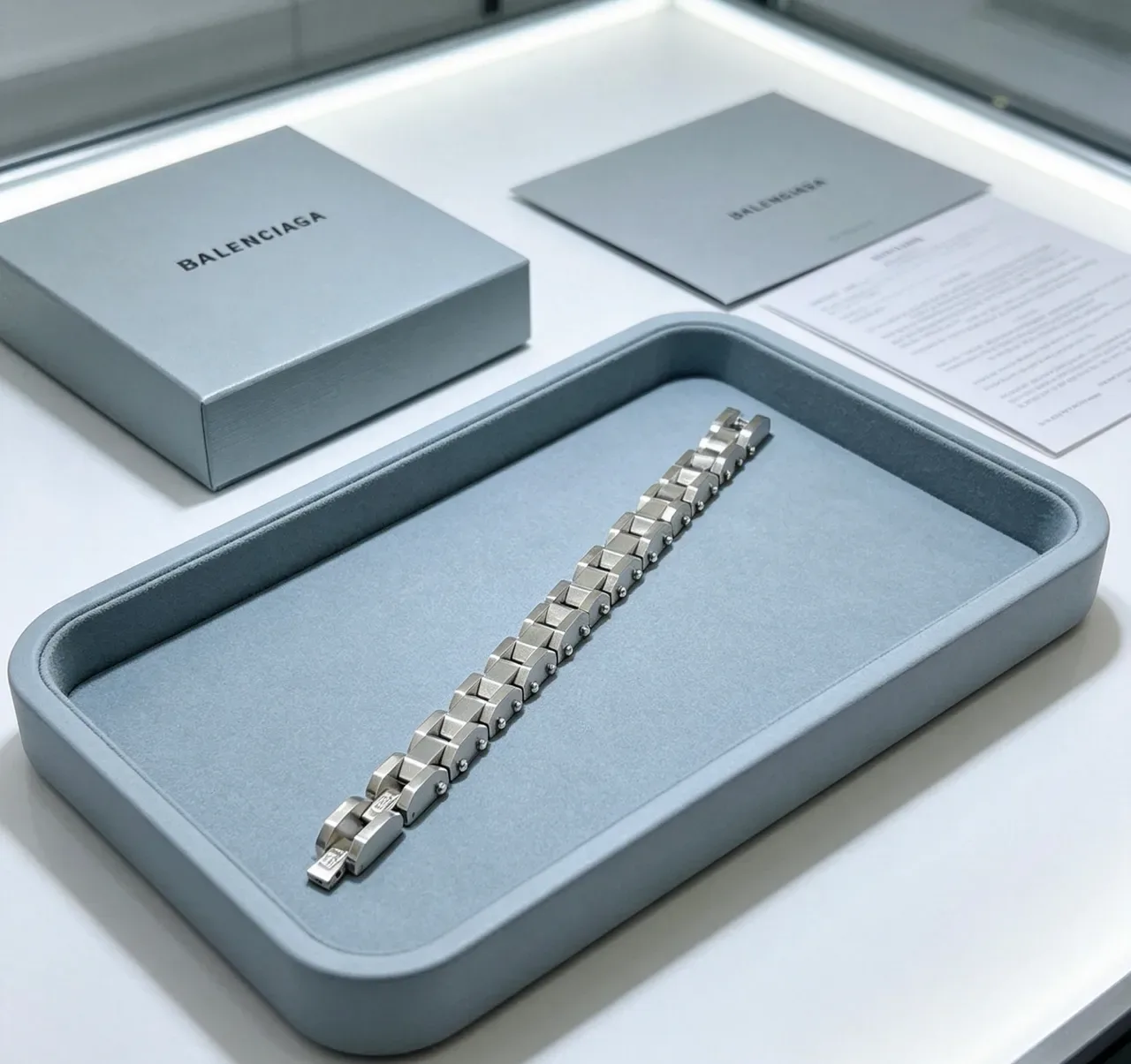 Balenciaga Pulsera Plata Gris Geométrica Enlaces Faceteados Construcción Remachada 7