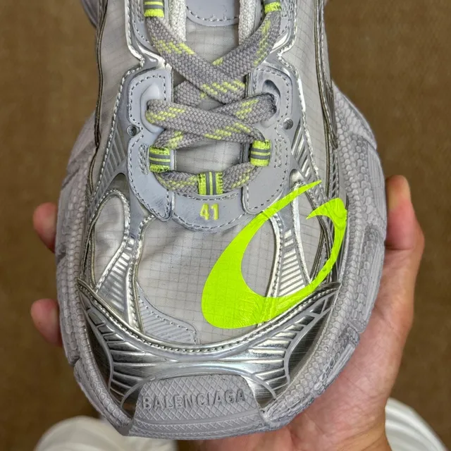 Balenciaga Speed 3.0 银色和霓虹黄厚底运动鞋 4