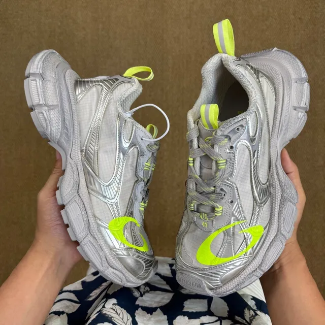 Balenciaga Speed 3.0 银色和霓虹黄厚底运动鞋 8
