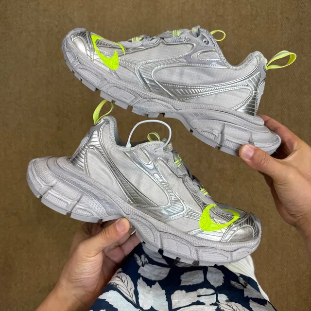 Balenciaga Speed 3.0 银色和霓虹黄厚底运动鞋 9