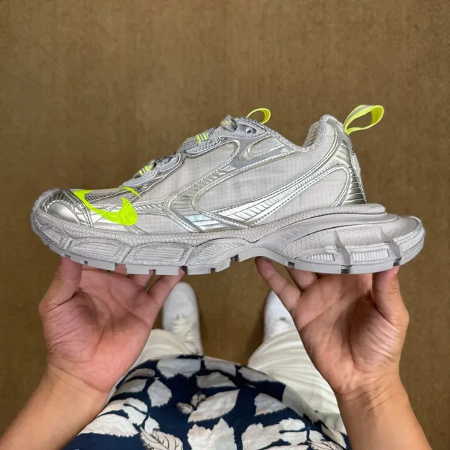 Balenciaga Speed 3.0 银色和霓虹黄厚底运动鞋 10