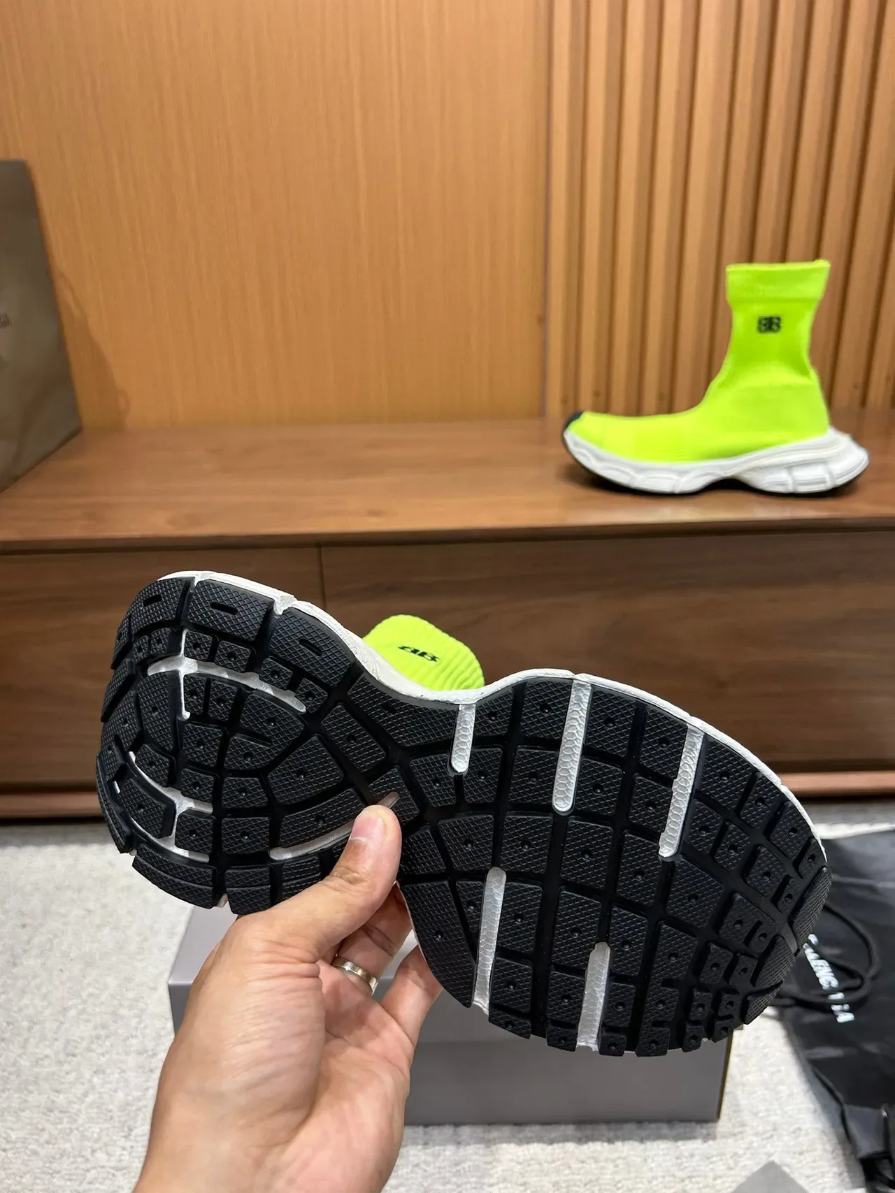 Balenciaga Speed Trainer 荧光酸橙绿 袜套式生活方式运动鞋 2