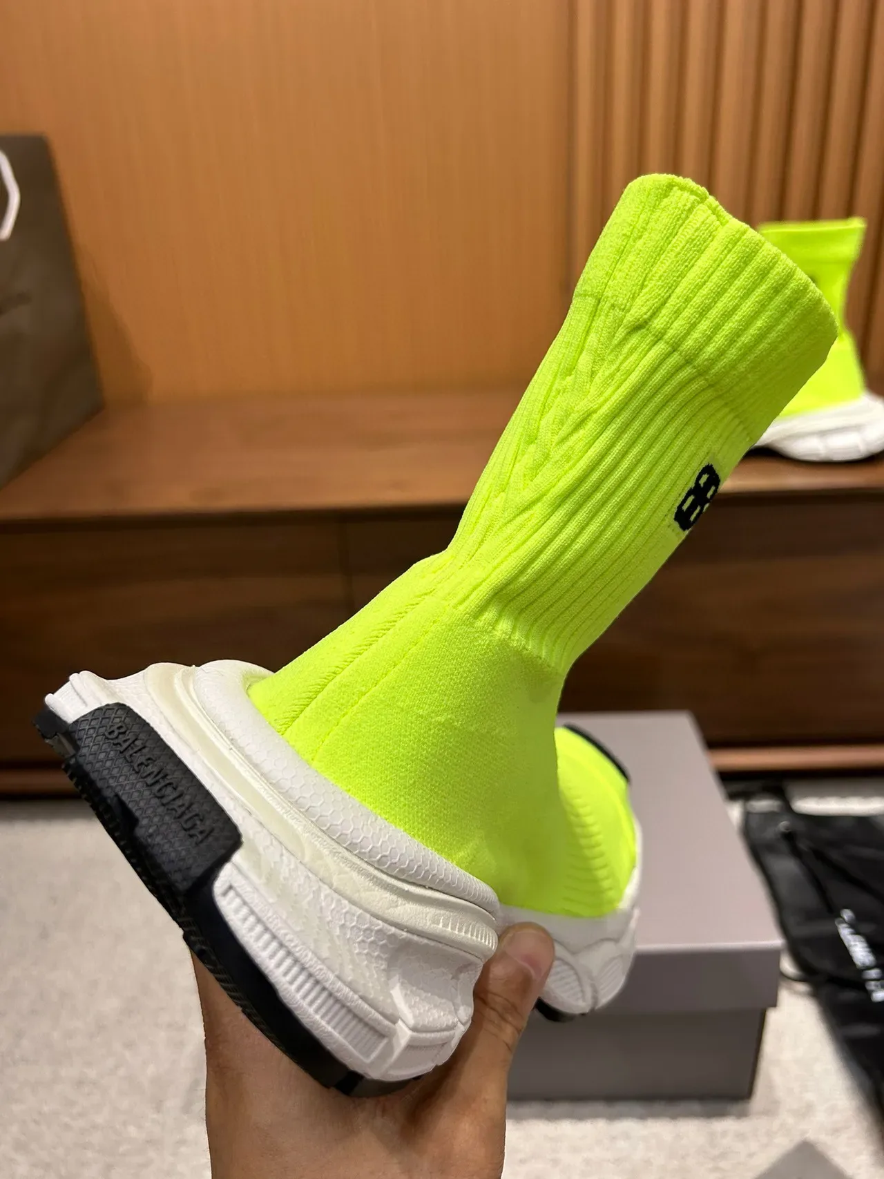 Balenciaga Speed Trainer 荧光酸橙绿 袜套式生活方式运动鞋 3