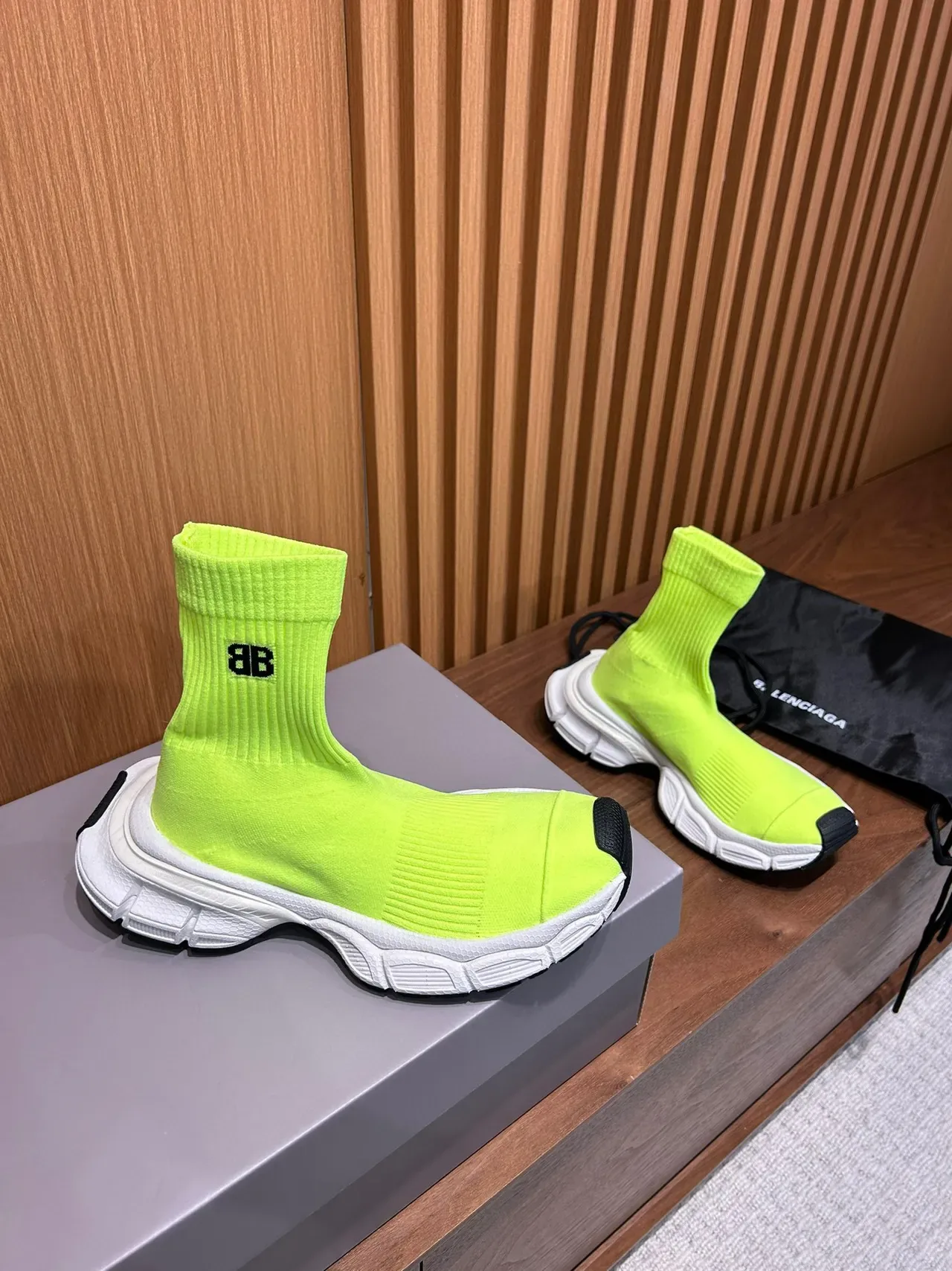 Balenciaga Speed Trainer 荧光酸橙绿 袜套式生活方式运动鞋 5