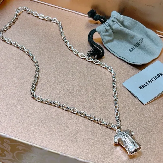 Balenciaga T恤 银色 粗链条坠吊项链 9