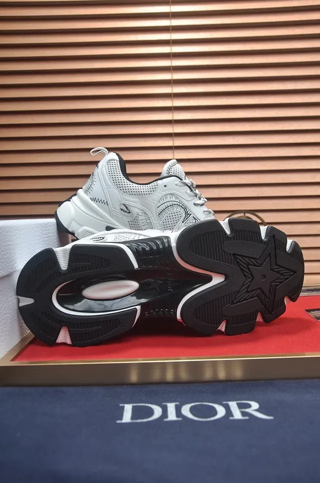 Balenciaga Track Trainer White and Black Chunky Sneakers 3