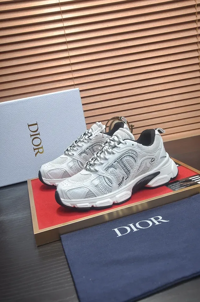 Balenciaga Track Trainer White and Black Chunky Sneakers 4