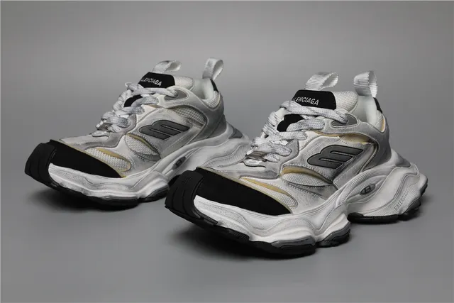 Balenciaga Track Trainer brancos cinza pretos dourados tênis com sola grossa 5